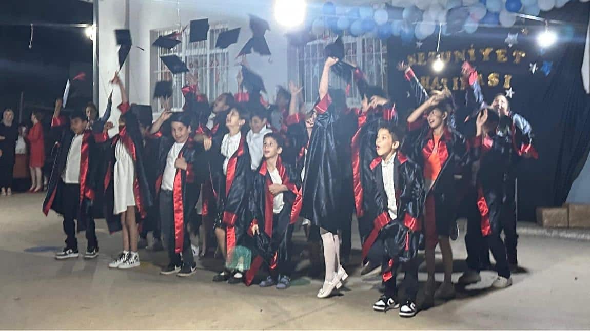 2023-2024 Eğitim-Öğretim Yılı İlkokul Öğrencilerimizin Mezuniyet Töreni